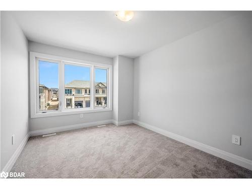 25 Corley Street, Lindsay, ON - Indoor Photo Showing Other Room