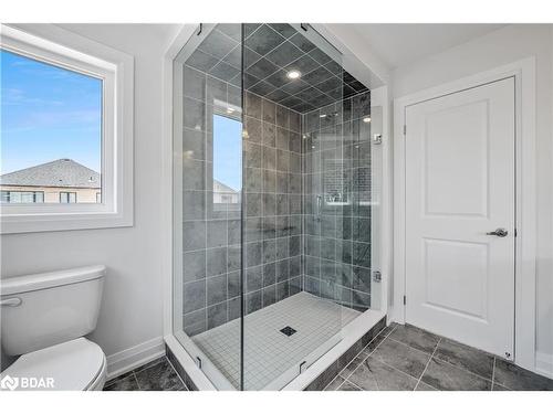 25 Corley Street, Lindsay, ON - Indoor Photo Showing Bathroom