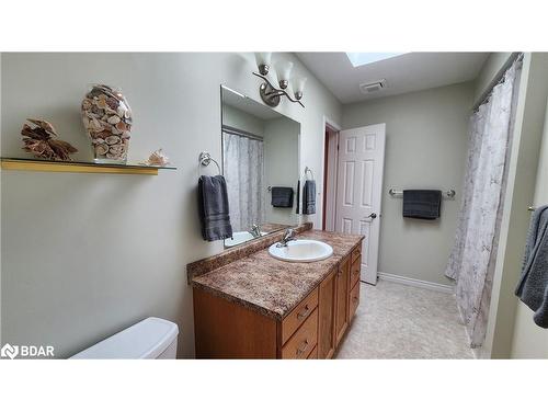 556 Leacock Drive, Barrie, ON - Indoor Photo Showing Bathroom