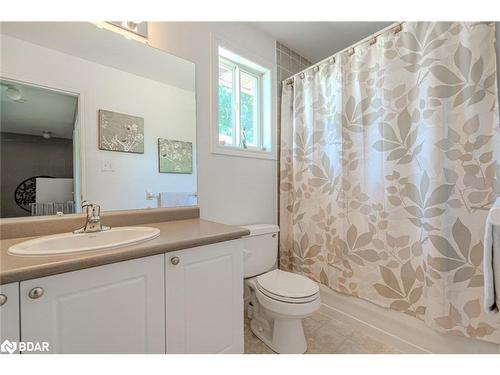 35 Bartor Boulevard, Barrie, ON - Indoor Photo Showing Bathroom