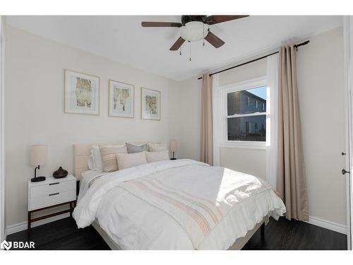 11 James Street E, Orillia, ON - Indoor Photo Showing Bedroom