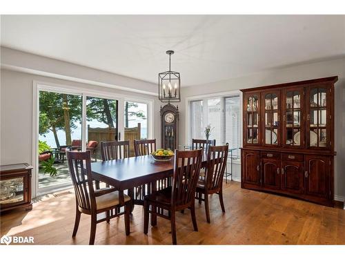 38 Willow Drive, Tiny, ON - Indoor Photo Showing Dining Room