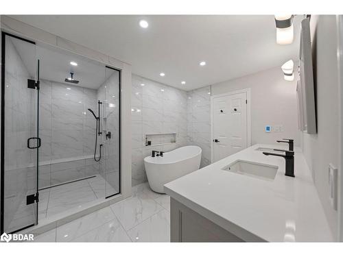 38 Willow Drive, Tiny, ON - Indoor Photo Showing Bathroom