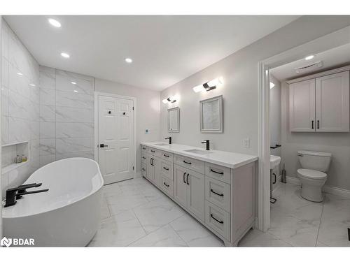 38 Willow Drive, Tiny, ON - Indoor Photo Showing Bathroom