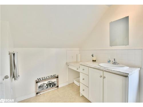 1231 10Th Line, Innisfil, ON - Indoor Photo Showing Bathroom