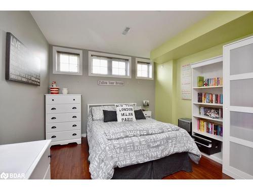 181 Sproule Drive, Barrie, ON - Indoor Photo Showing Bedroom