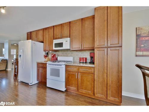 181 Sproule Drive, Barrie, ON - Indoor Photo Showing Kitchen