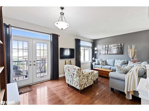 36 Meadowood Drive, Wasaga Beach, ON - Indoor Photo Showing Living Room