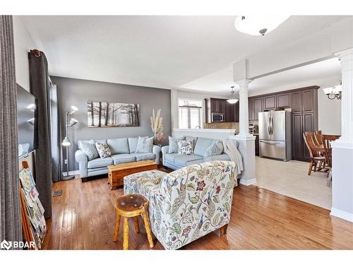 36 Meadowood Drive, Wasaga Beach, ON - Indoor Photo Showing Living Room