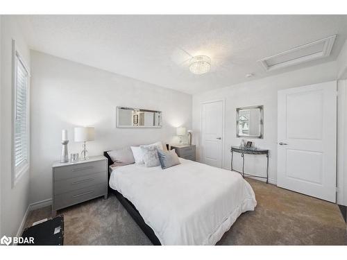 1001 Barton Way, Innisfil, ON - Indoor Photo Showing Bedroom