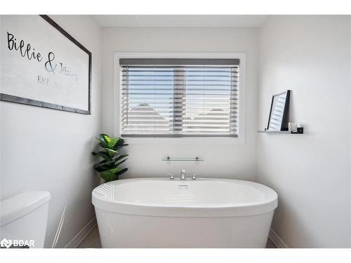 1001 Barton Way, Innisfil, ON - Indoor Photo Showing Bathroom