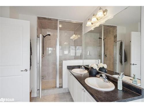 1001 Barton Way, Innisfil, ON - Indoor Photo Showing Bathroom