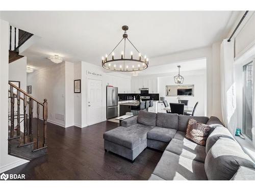 1001 Barton Way, Innisfil, ON - Indoor Photo Showing Living Room