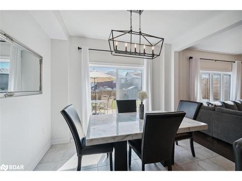 1001 Barton Way, Innisfil, ON - Indoor Photo Showing Dining Room