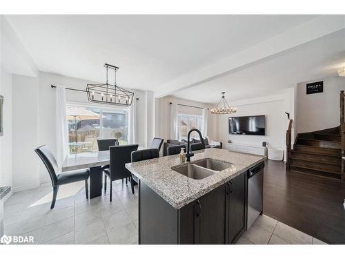 1001 Barton Way, Innisfil, ON - Indoor Photo Showing Kitchen With Double Sink