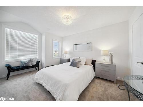 1001 Barton Way, Innisfil, ON - Indoor Photo Showing Bedroom