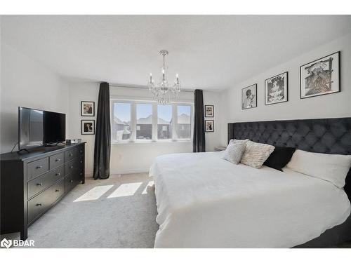 1001 Barton Way, Innisfil, ON - Indoor Photo Showing Bedroom