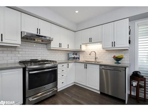 15 Carnoustie Lane, Port Severn, ON - Indoor Photo Showing Kitchen With Double Sink