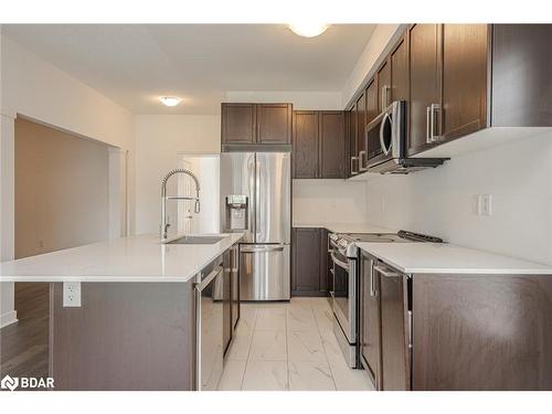 88 Village Gate Drive, Wasaga Beach, ON - Indoor Photo Showing Kitchen With Stainless Steel Kitchen With Upgraded Kitchen