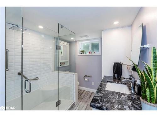 16 Smart Court, Collingwood, ON - Indoor Photo Showing Bathroom