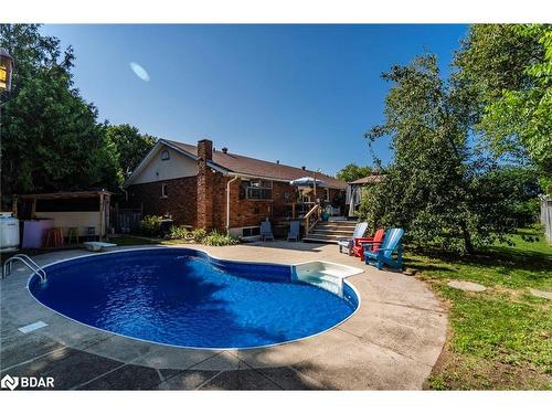 16 Smart Court, Collingwood, ON - Outdoor With In Ground Pool With Backyard