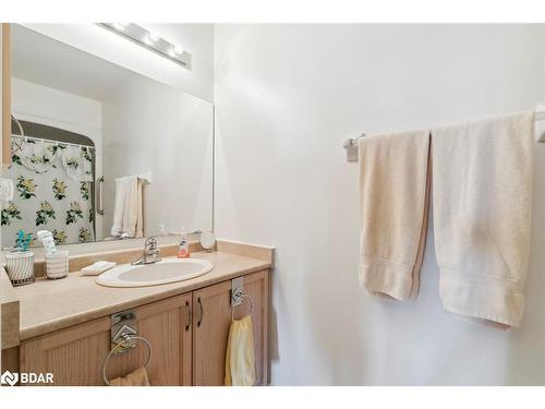 24 Todd Drive, Barrie, ON - Indoor Photo Showing Bathroom