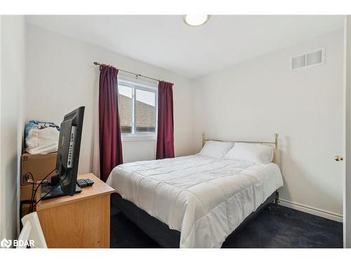 24 Todd Drive, Barrie, ON - Indoor Photo Showing Bedroom