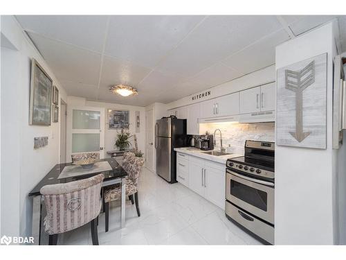 64 O'Shaughnessy Crescent, Barrie, ON - Indoor Photo Showing Kitchen