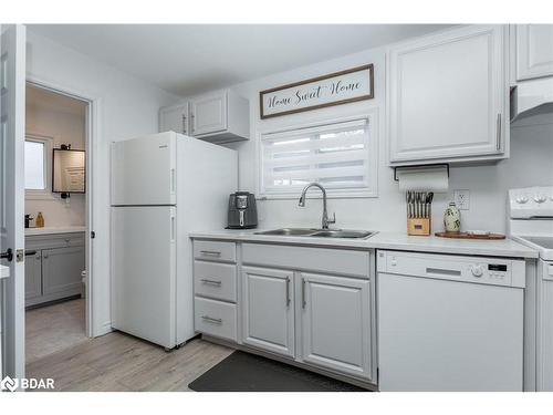 1068 Emily Street, Innisfil, ON - Indoor Photo Showing Kitchen With Double Sink