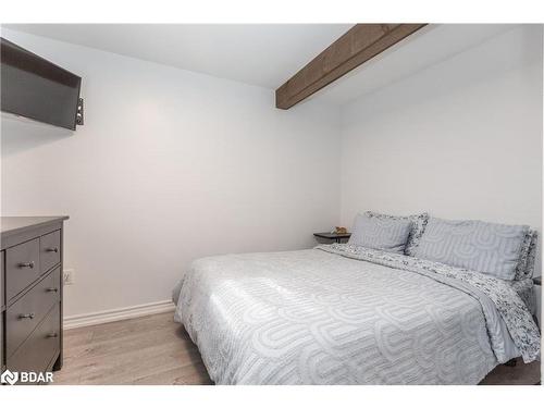 1068 Emily Street, Innisfil, ON - Indoor Photo Showing Bedroom