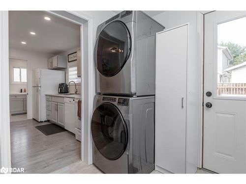 1068 Emily Street, Innisfil, ON - Indoor Photo Showing Laundry Room