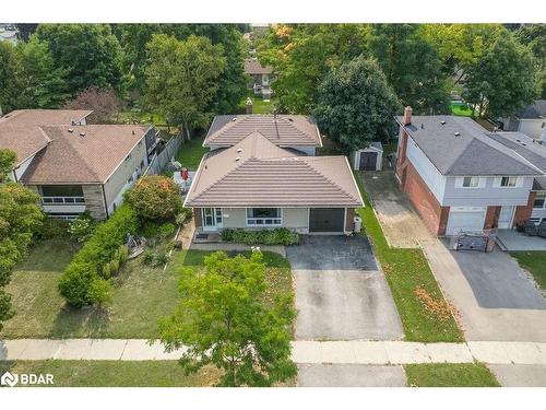 33 Roslyn Road, Barrie, ON - Outdoor With Facade