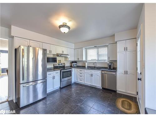 320 Park Street Street, Orillia, ON - Indoor Photo Showing Kitchen