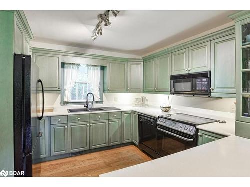 1390 Warminster Sideroad, Oro-Medonte, ON - Indoor Photo Showing Kitchen With Double Sink With Upgraded Kitchen