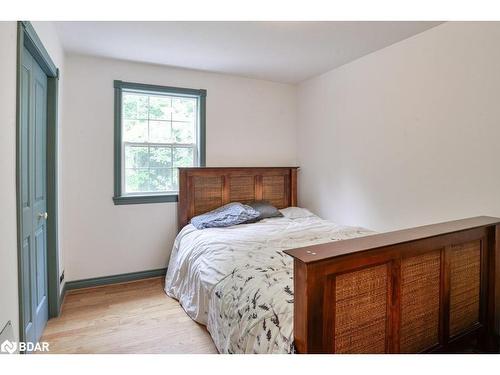 1390 Warminster Sideroad, Oro-Medonte, ON - Indoor Photo Showing Bedroom