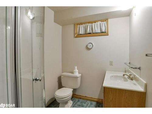 1390 Warminster Sideroad, Oro-Medonte, ON - Indoor Photo Showing Bathroom