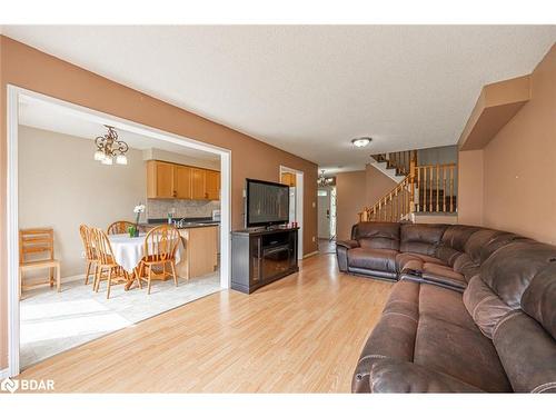 31 Basswood Drive, Barrie, ON - Indoor Photo Showing Living Room