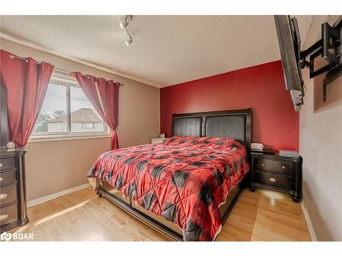 31 Basswood Drive, Barrie, ON - Indoor Photo Showing Bedroom