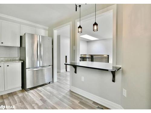 201 Lillian Crescent, Barrie, ON - Indoor Photo Showing Kitchen