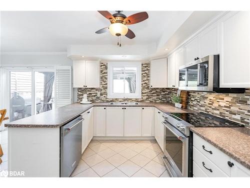 110 Chieftain Crescent, Barrie, ON - Indoor Photo Showing Kitchen With Double Sink With Upgraded Kitchen