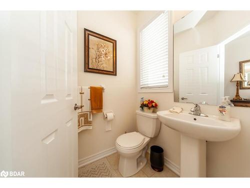 560 Brett Street, Shelburne, ON - Indoor Photo Showing Bathroom