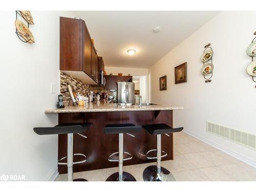 560 Brett Street, Shelburne, ON - Indoor Photo Showing Kitchen