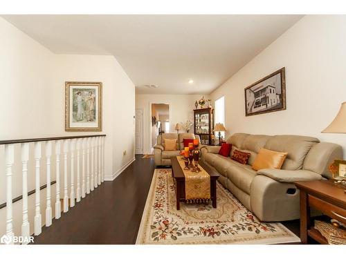 560 Brett Street, Shelburne, ON - Indoor Photo Showing Living Room