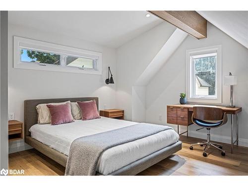 3 St Vincent Square, Barrie, ON - Indoor Photo Showing Bedroom