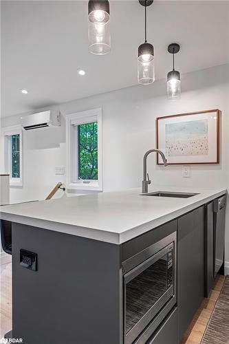 3 St Vincent Square, Barrie, ON - Indoor Photo Showing Kitchen