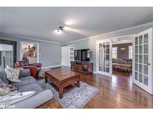 3684 Kimberley Street, Innisfil, ON - Indoor Photo Showing Living Room