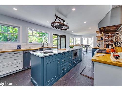 3684 Kimberley Street, Innisfil, ON - Indoor Photo Showing Kitchen