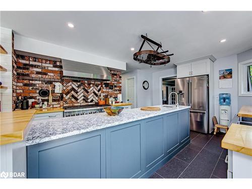 3684 Kimberley Street, Innisfil, ON - Indoor Photo Showing Kitchen