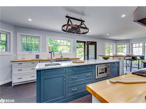 3684 Kimberley Street, Innisfil, ON - Indoor Photo Showing Kitchen