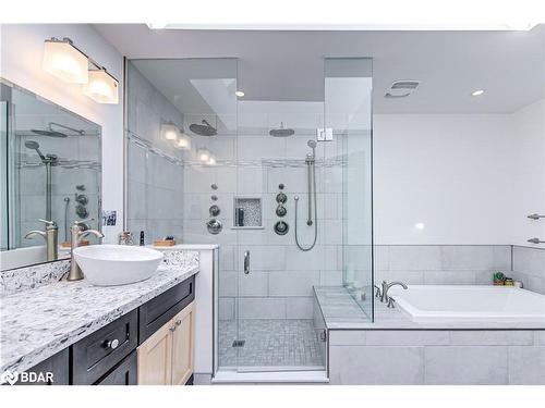 3684 Kimberley Street, Innisfil, ON - Indoor Photo Showing Bathroom